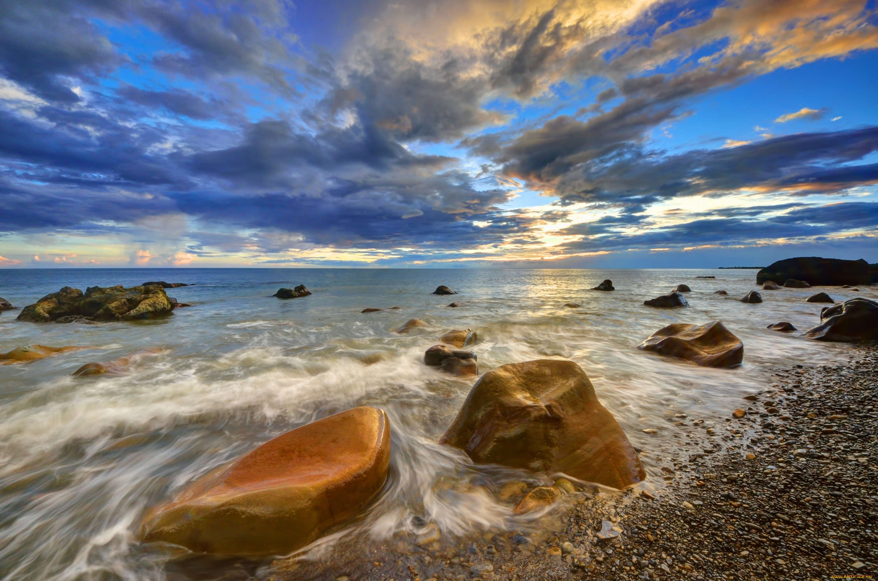 Волна камни стихи. Морской пейзаж фото. Море камни. Каменный берег моря. Берег моря с камнями.